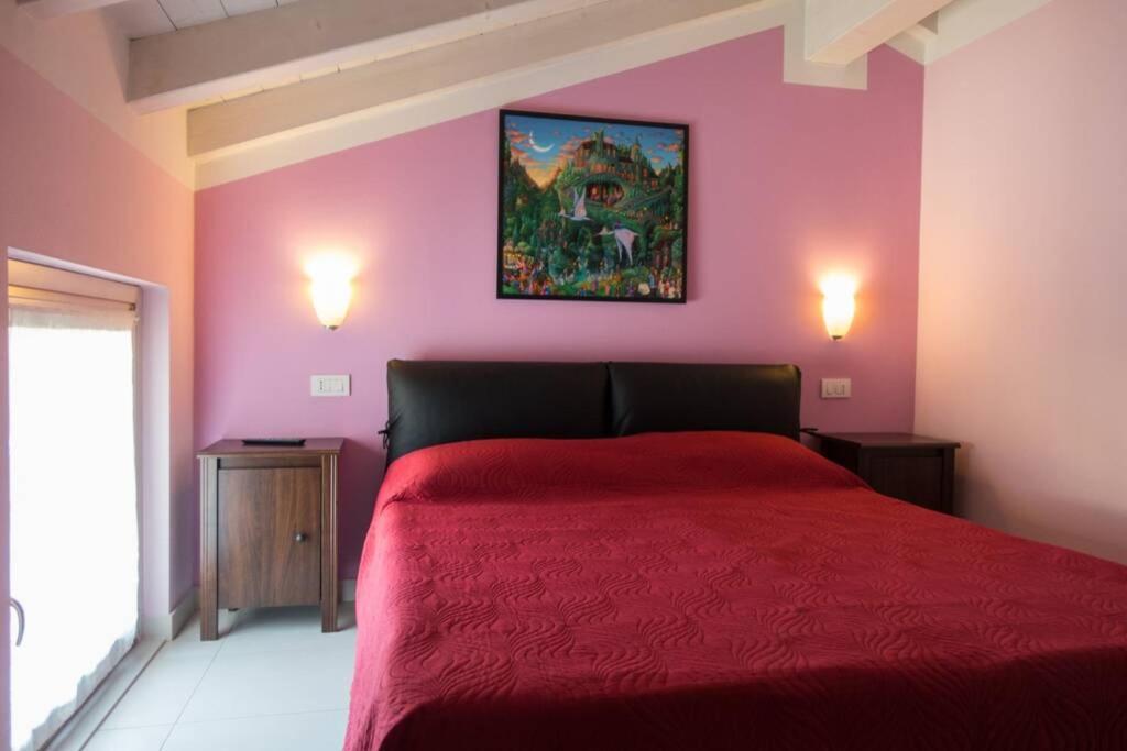 Viole, Cozy Attic Set In The Old Town Next To The Apartment *